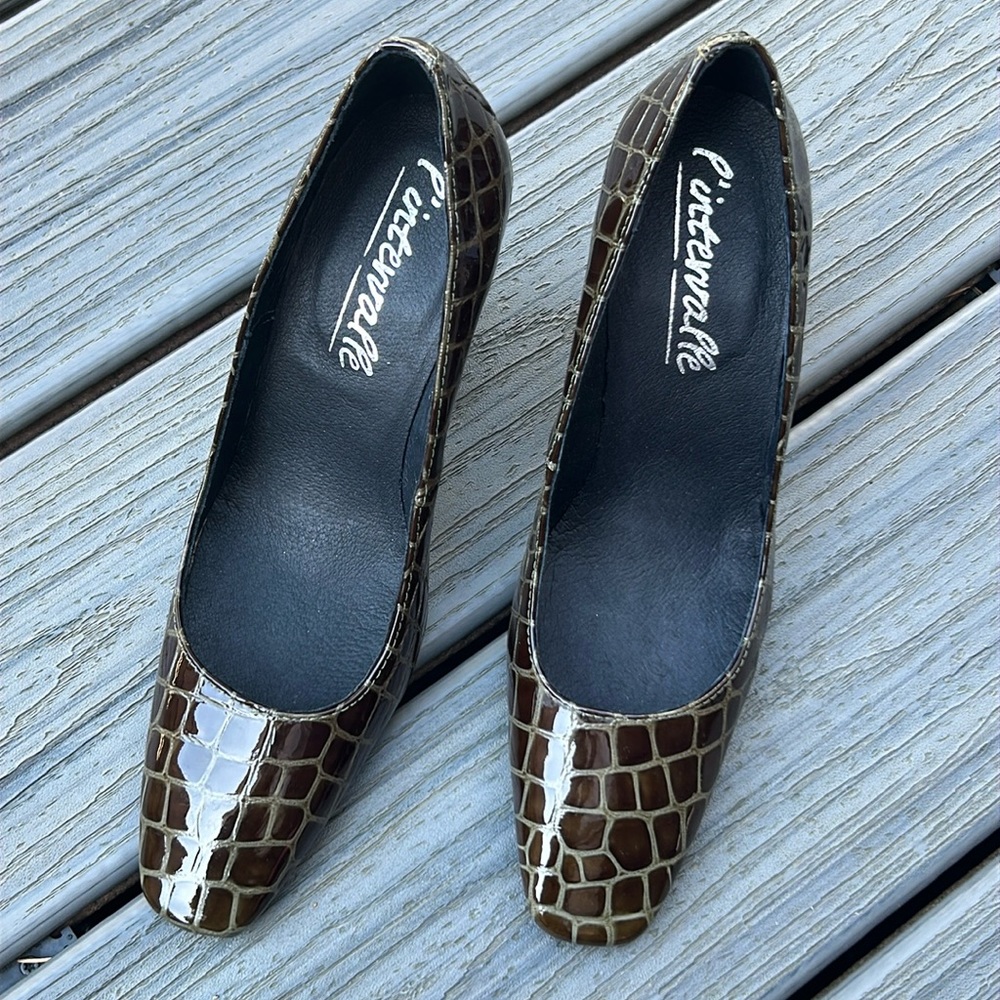 L’Intervalle Patent Croc Green Heels